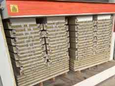 芝麻灰石材巖棉復(fù)合保溫一體板